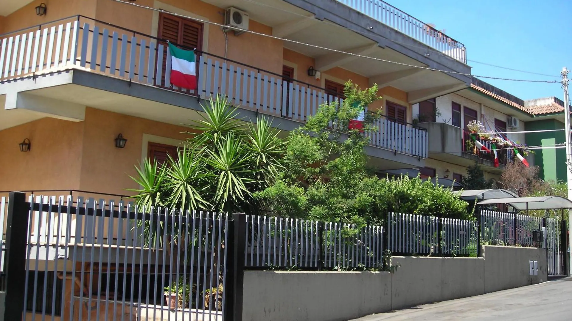 B&B Casansaldo kontakter